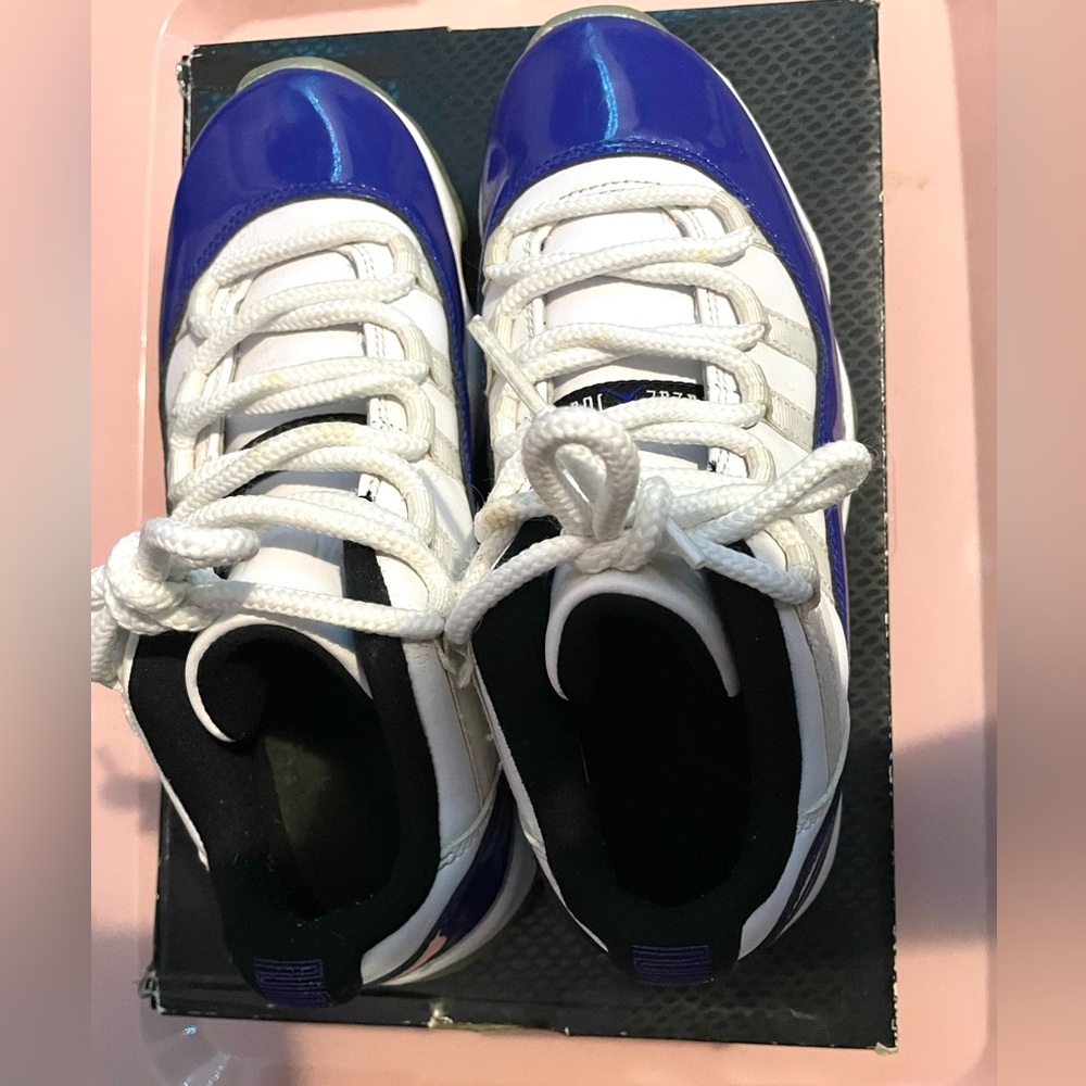 Air Jordan 11 Retro Low ‘Concord Sketch’